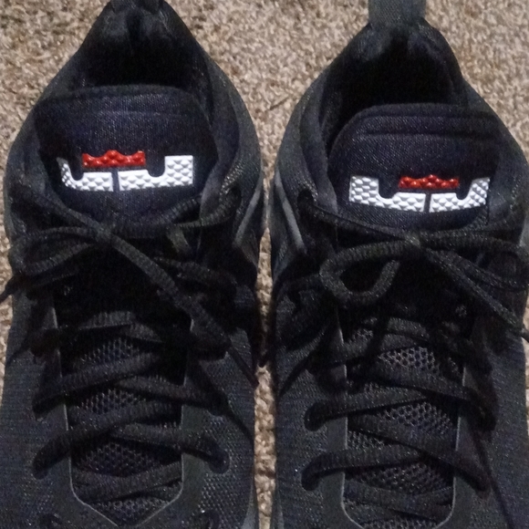 Shoes - Picture 2 of 3